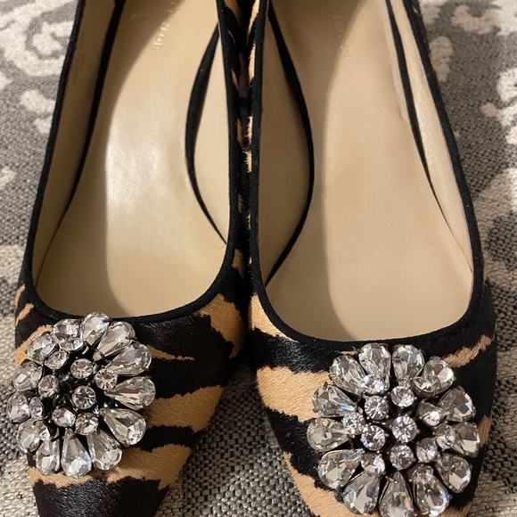 ANN TAYLOR DYED CALF HAIR FUR PUMPS WITH BROOCH RHINESTONES - Picture 4 of 10